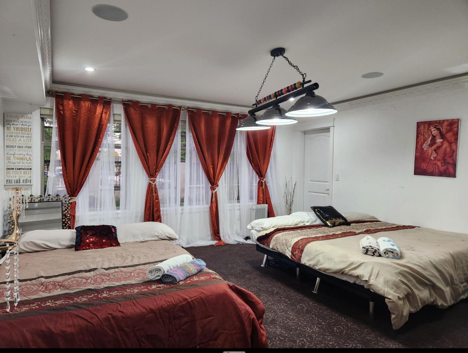 Отель Empress Madani Palace Суррей Экстерьер фото